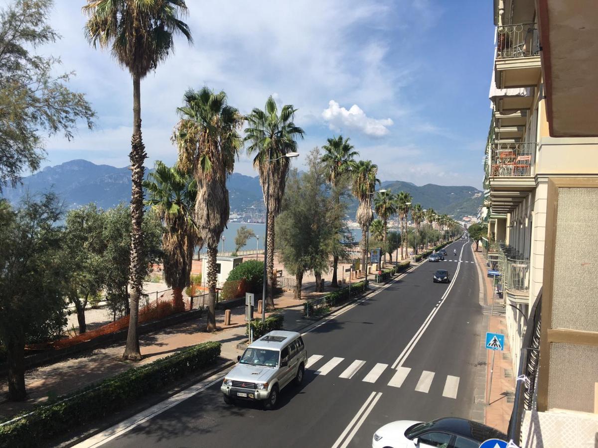 La Dimora Delle Sirene Apartment Salerno Bagian luar foto