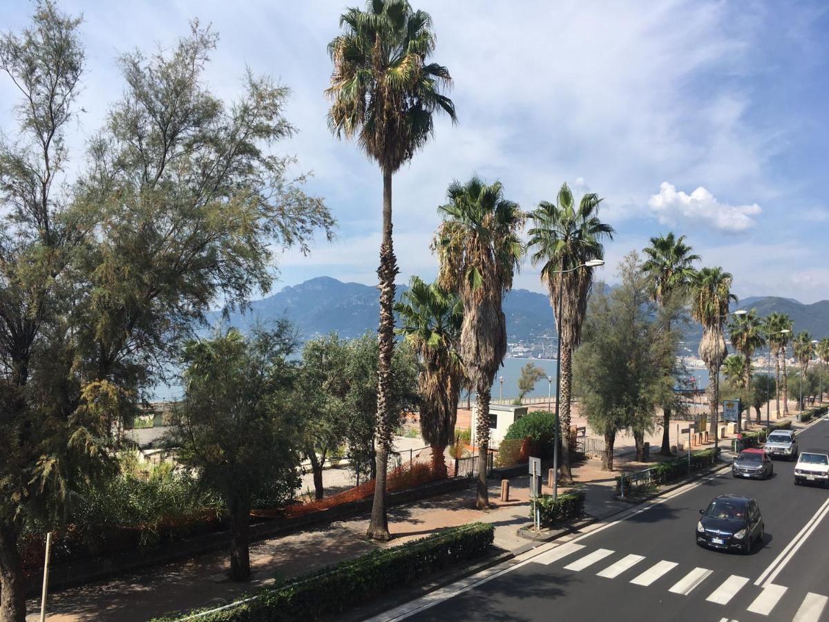 La Dimora Delle Sirene Apartment Salerno Bagian luar foto