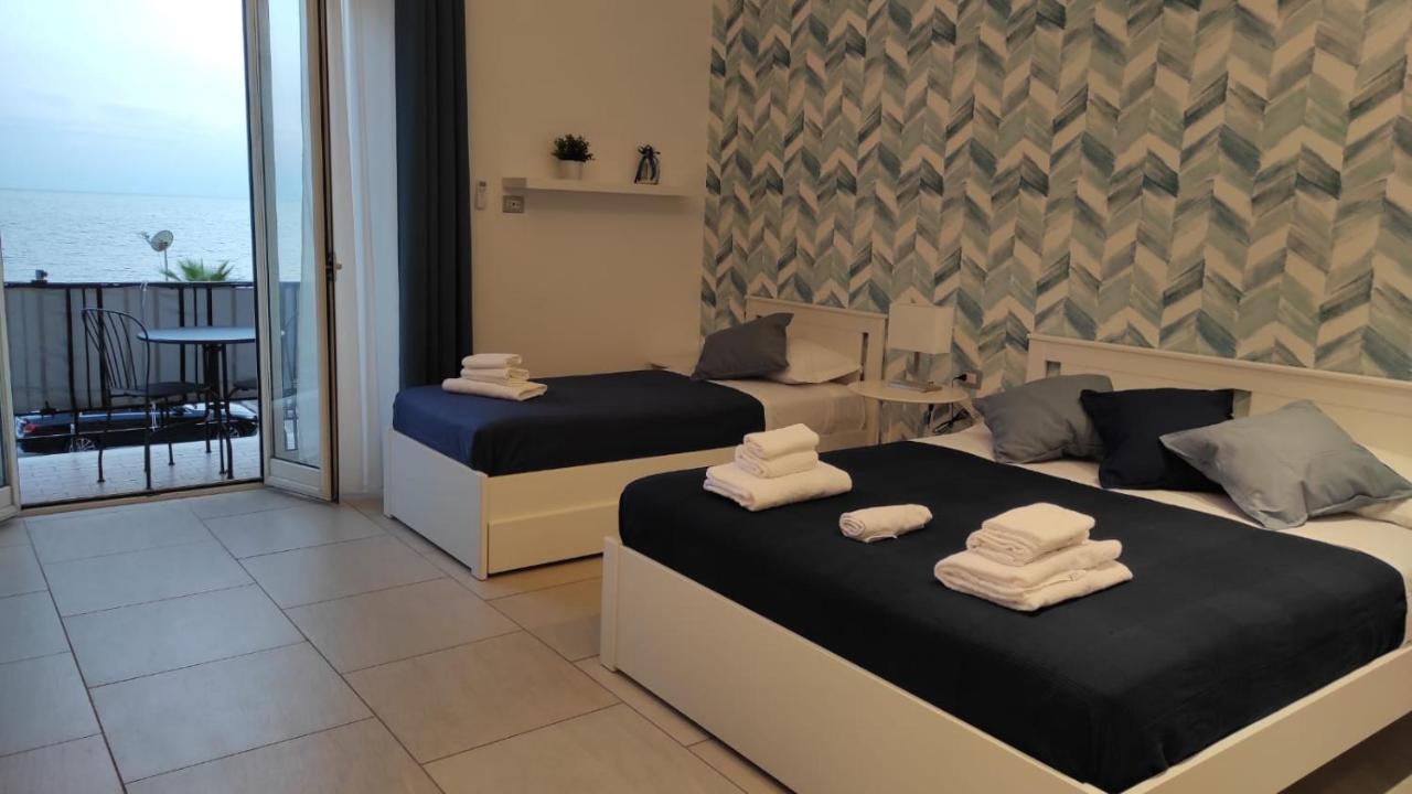 La Dimora Delle Sirene Apartment Salerno Bagian luar foto