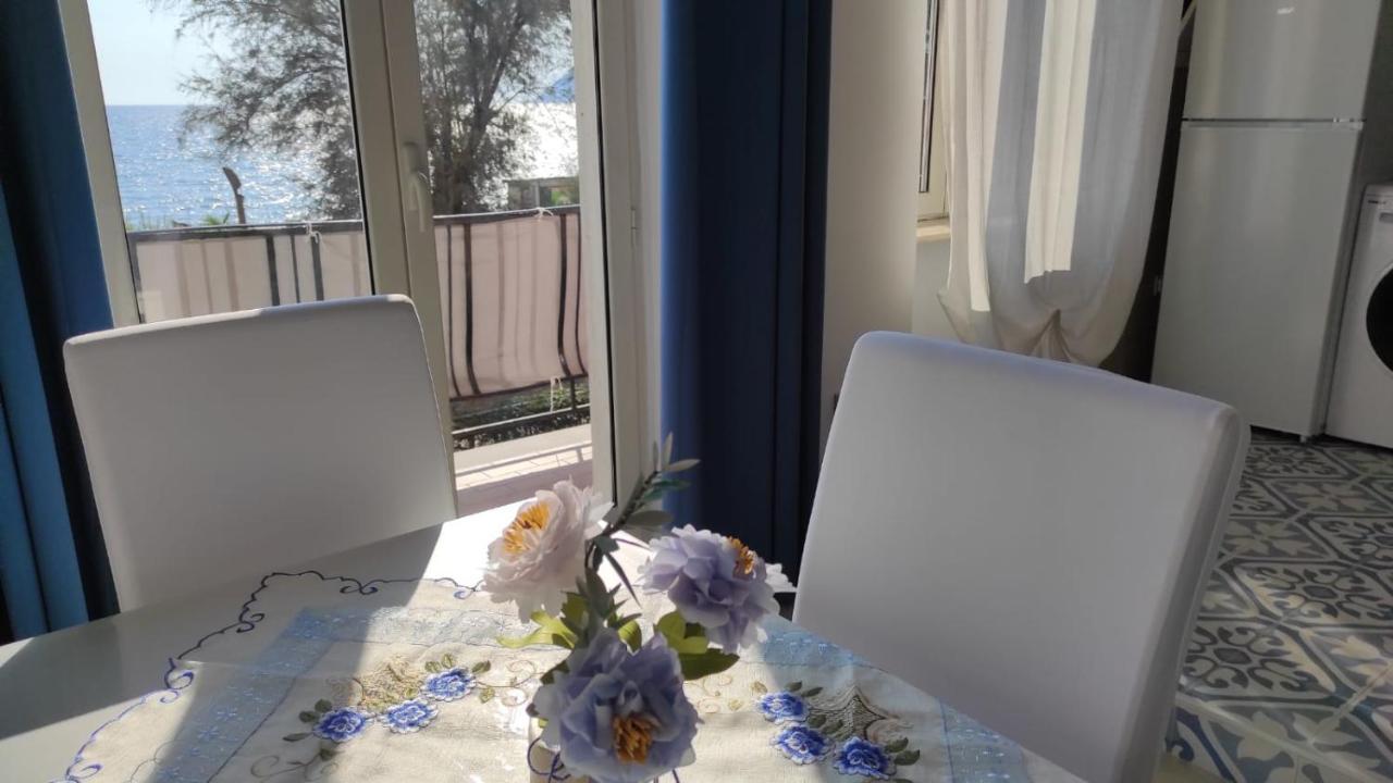 La Dimora Delle Sirene Apartment Salerno Bagian luar foto