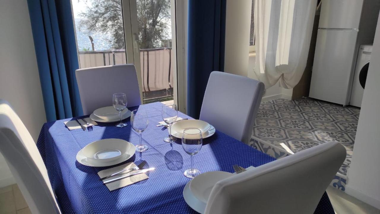 La Dimora Delle Sirene Apartment Salerno Bagian luar foto