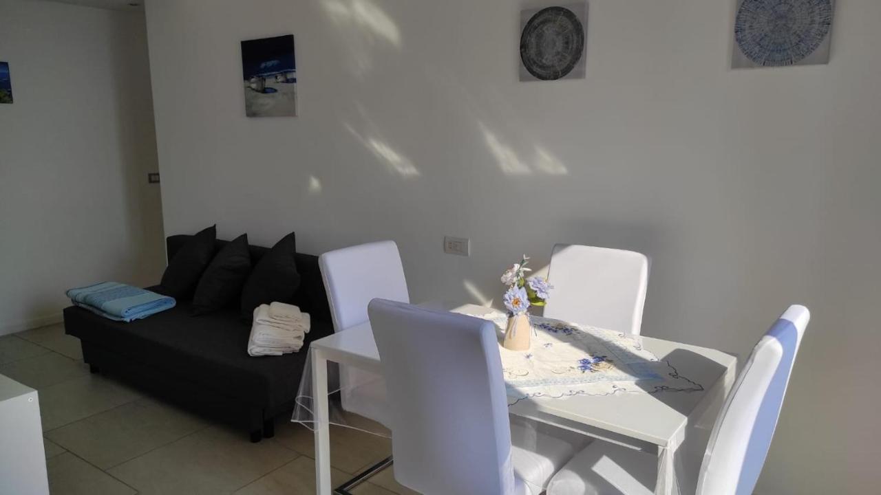 La Dimora Delle Sirene Apartment Salerno Bagian luar foto